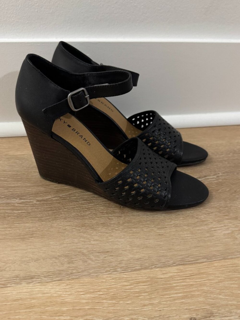 Lucky Brand Black Leather Wedge Sandals – Size 8M